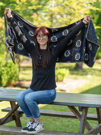 Load image into Gallery viewer, Boston Bruins Reversible Arena Wrap
