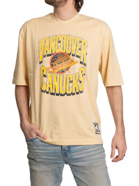 Load image into Gallery viewer, Oversize Vintage Vancouver Canucks T-shirt
