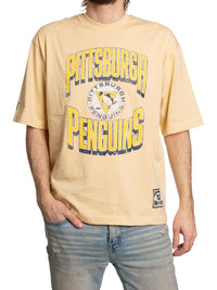 Load image into Gallery viewer, Oversize Vintage Pittsburgh Penguins T-shirt
